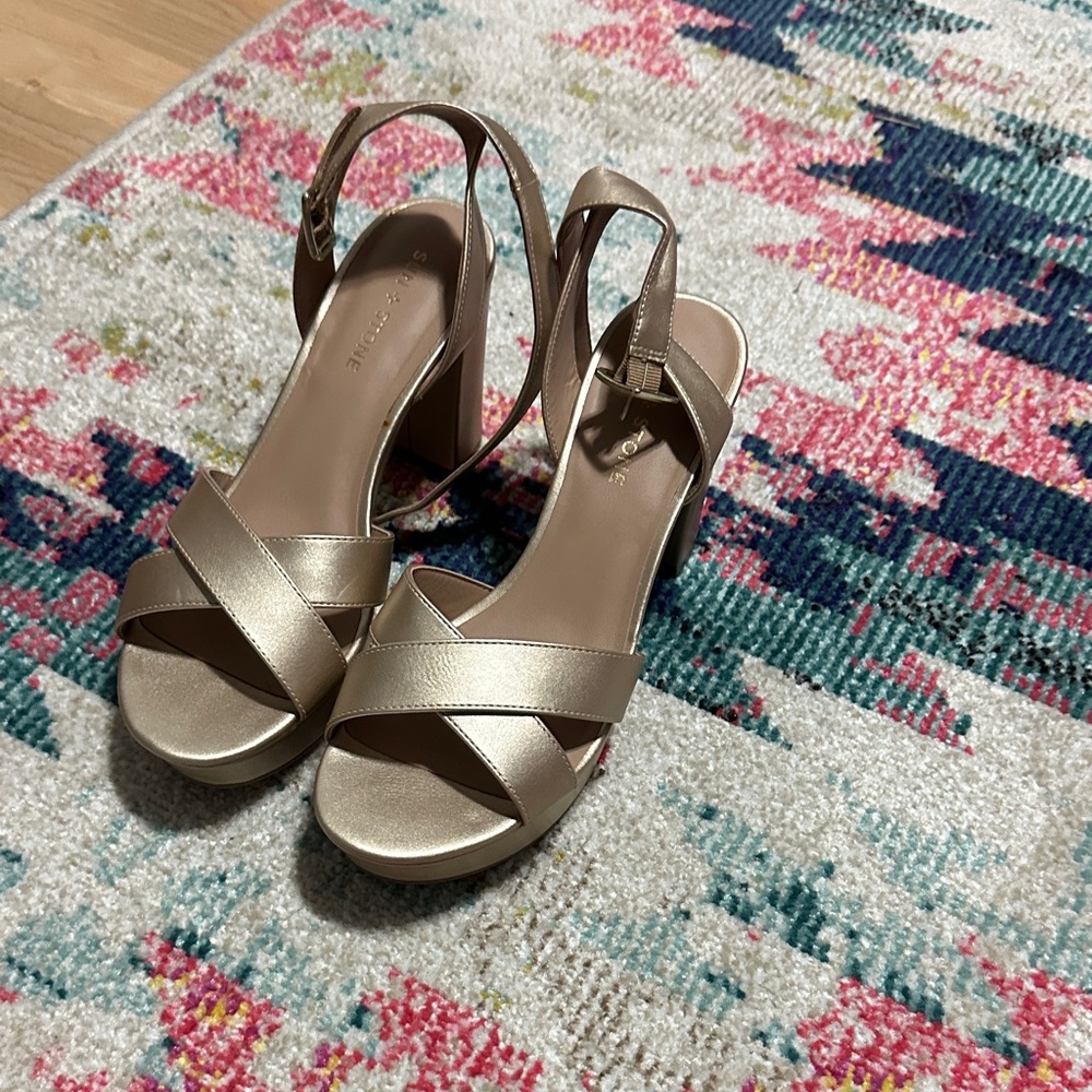 Chic Gold Strappy Heels